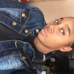 Meet your Posher, Chrishay